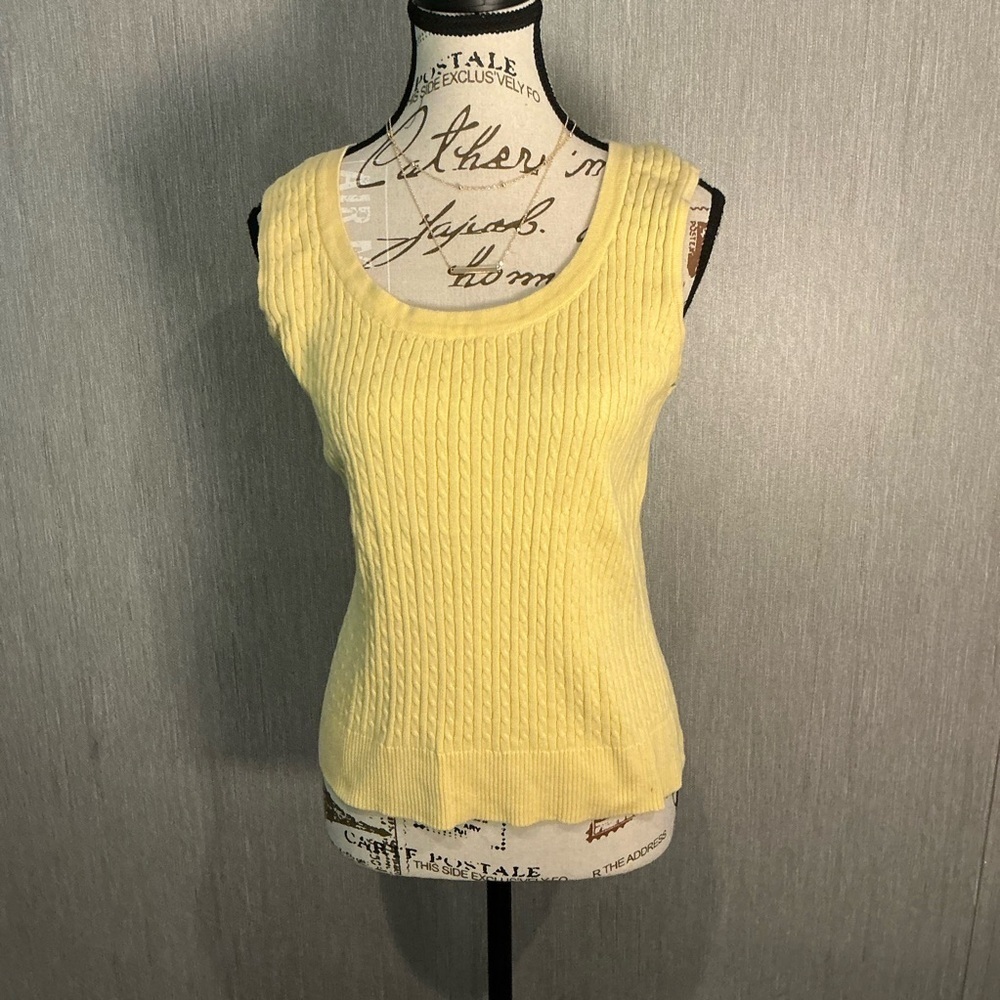 JEANNE PIERRE Yellow Scoop Neck Sweater Size Large